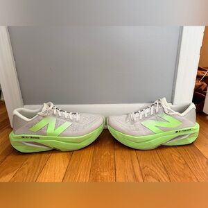 New Balance Women’s FuelCell SuperComp Trainer v3 WIDE